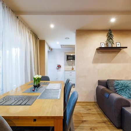 Apartman Nosek โดโนวาลี ภายนอก รูปภาพ